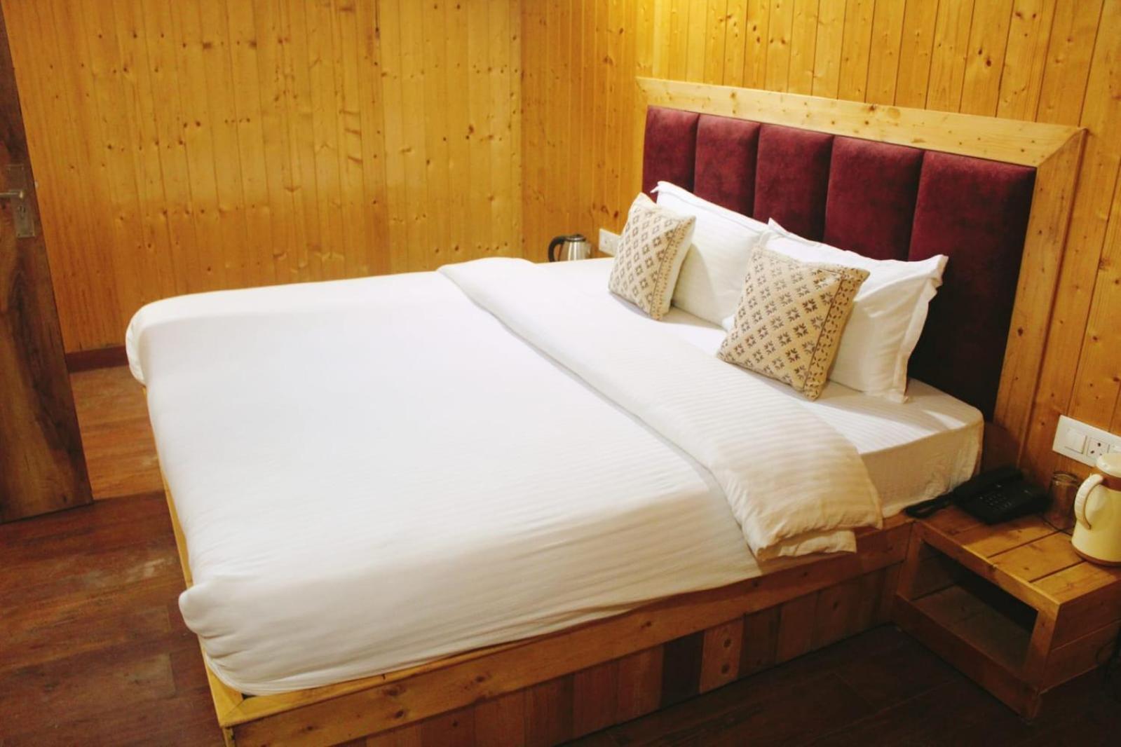 Hotel White Cloud Banikhet Екстер'єр фото