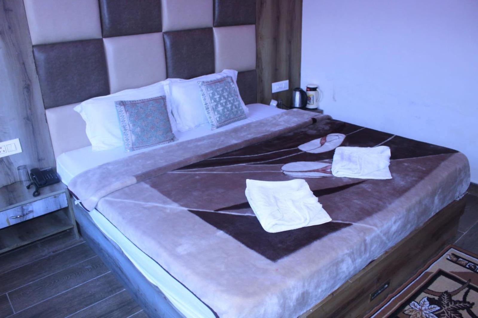 Hotel White Cloud Banikhet Екстер'єр фото