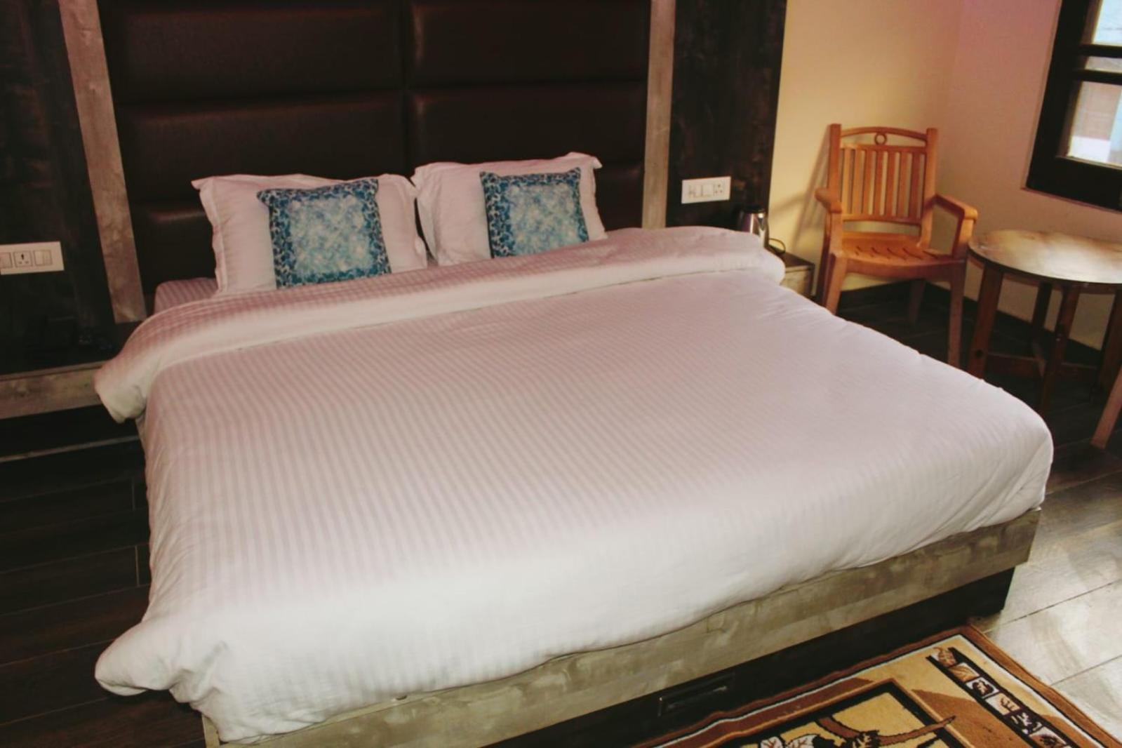 Hotel White Cloud Banikhet Екстер'єр фото